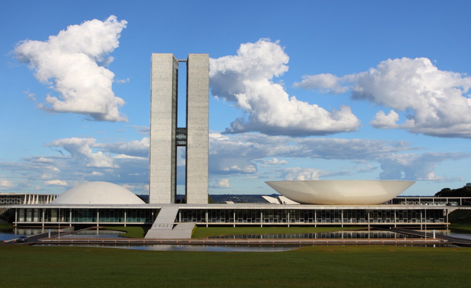 Arquitetura Futurista: Glorificação da Modernidade